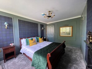 2 bedrooms, iron/ironing board, travel cot, WiFi - Pheasant's Hollow, traditional English 2 bed appt central Harrogate FREE PARKING (Harrogate)