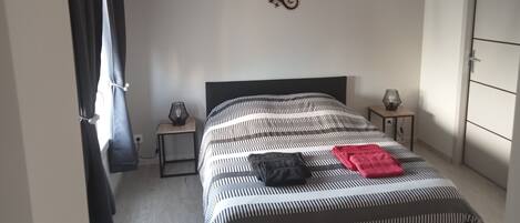 1 habitación, wifi y ropa de cama