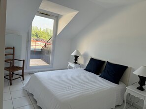 1 bedroom, iron/ironing board, bed sheets