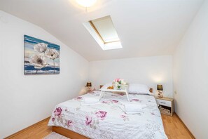 3 makuuhuonetta, ilmainen Wi-Fi, vuodevaatteet
