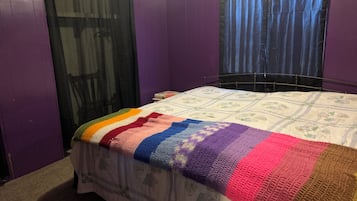 3 bedrooms, bed sheets