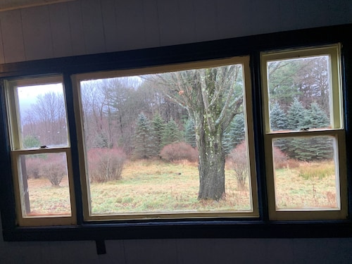 Rental at Lopez Winery and Vineyards minutes from Ricketts Glen State Park . 