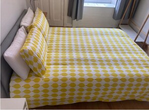 2 bedrooms, iron/ironing board, WiFi, bed sheets - Cosy Edinburgh flat in city centre (Oldtown) (Edinburgh)