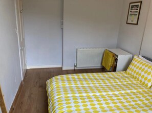 2 bedrooms, iron/ironing board, WiFi, bed sheets - Cosy Edinburgh flat in city centre (Oldtown) (Edinburgh)