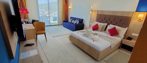 In-room safe, free WiFi