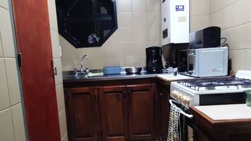 Standard Apartment, 1 Bedroom, Mountain View | Private kitchen | Electric kettle, toaster