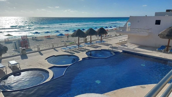 Pool - Caribe Beach Vintage Marlin (Cancún)