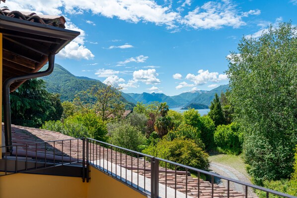 View from room - Villetta Camelia with Garden (Bellagio)