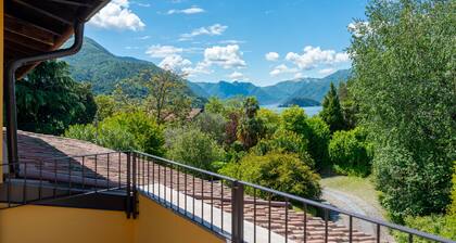 Villetta Camelia with Garden