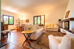 House, Lake View | Living area - Villetta Camelia with Garden (Bellagio)