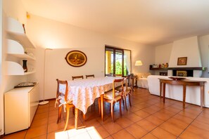 Rumah, pemandangan danau | Ruang makan