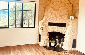 Interior - Casa Serpiente 2, Red Rocks Retreat (Golden)