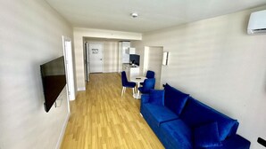 Deluxe Studio, Beach View | Living area - Orbi City & Journey Room (Batumi)