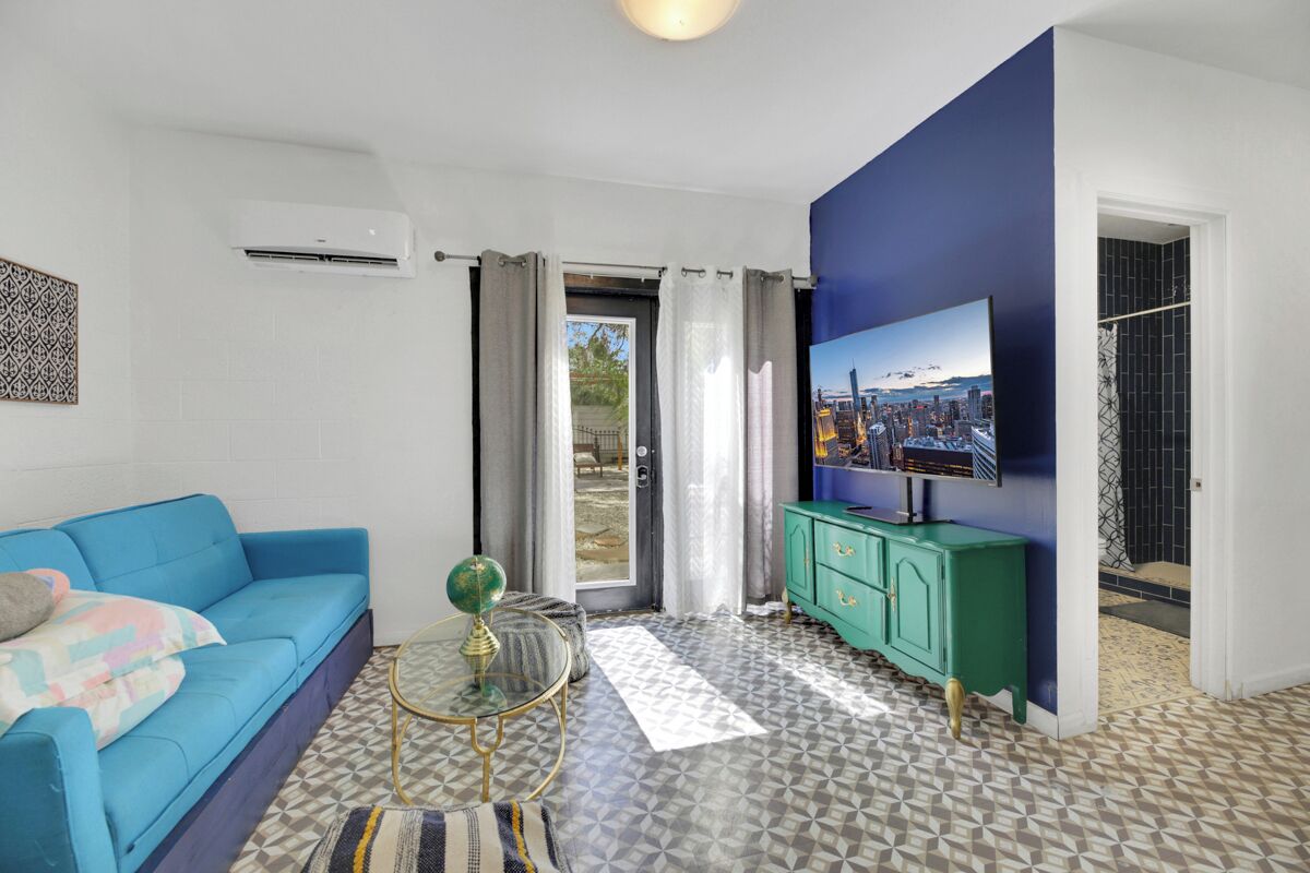 Smart-tv en een open haard