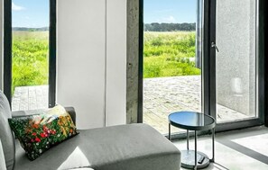 Smart TV y chimenea 