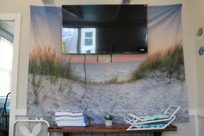 Interior - Seaside Social - Steps to Wally's, Goat, L Street (Hampton)