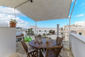 Appartement, vue sur la ville | Terrasse/patio
