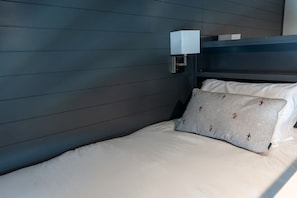 4 bedrooms, desk, iron/ironing board, travel cot