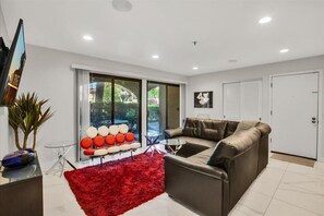 Smart-TV, Bücher, Musikbibliothek