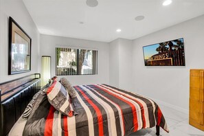 2 Schlafzimmer, Schreibtisch, Bügeleisen/Bügelbrett, kostenloses WLAN