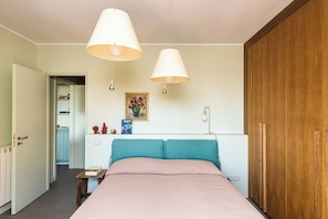 Appartement, balcon | 1 chambre, espace de travail pour ordinateurs portables