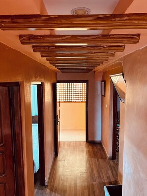 Handrails in hallways - Hagounia Hotel (El Ouatia)