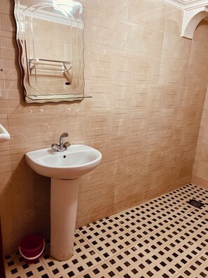Bathroom - Hagounia Hotel (El Ouatia)