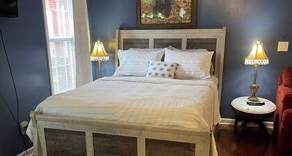 The Dolly Parton Fan Studio