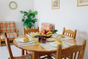 Dining - Holiday sea view (Armação de Pêra)