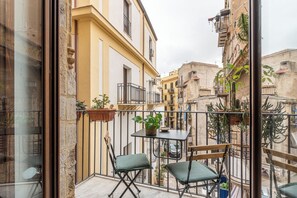 Căn hộ, ban công | Ban công