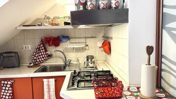 Fridge, oven, dining tables