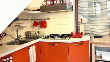 Refrigerador, horno y comedor