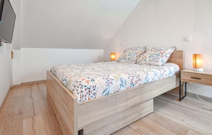 3 quartos, berço de viagem, Wi-Fi de cortesia, roupa de cama
