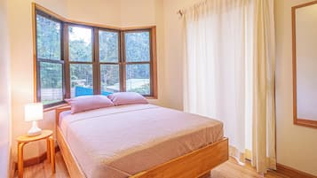 4 bedrooms, WiFi, bed sheets