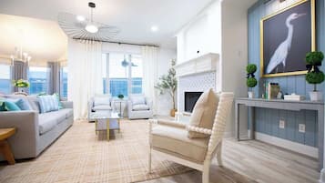 Smart TV, fireplace