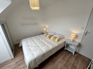 2 bedrooms, iron/ironing board, free WiFi