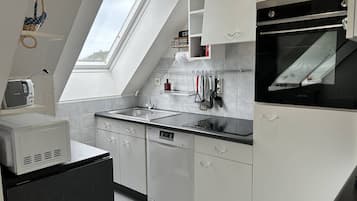 Refrigerador, microondas, horno y lavavajillas