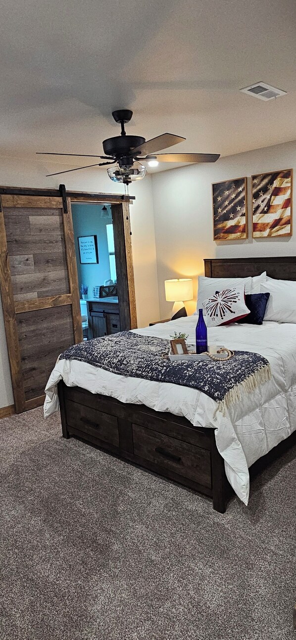 2 bedrooms, iron/ironing board, WiFi, bed sheets