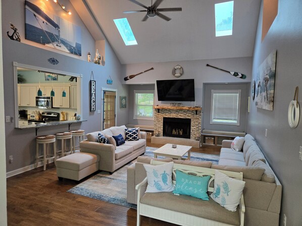 Fernseher, Tischfußball