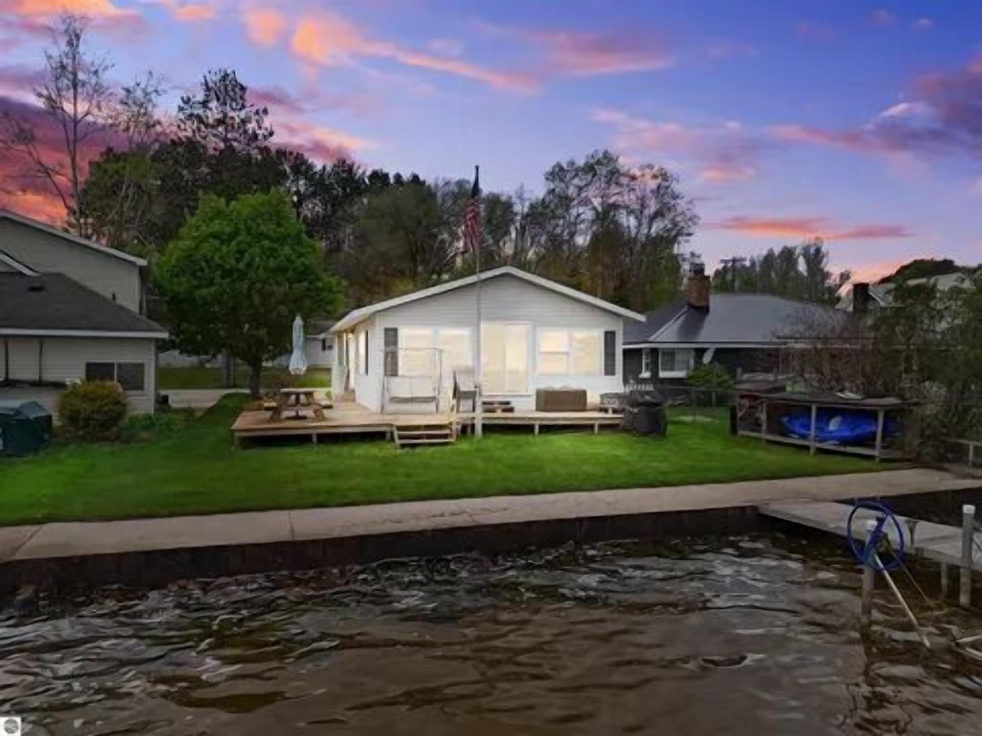 All season lakefront retreat!