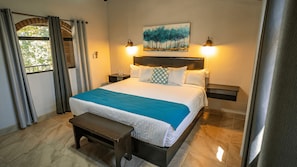 Chambre Confort, 1 trĂšs grand lit | Fer et planche Ă repasser, Wi-Fi gratuit, draps fournis