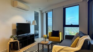 TV - Sky One Serenity, Modern 2B2B Apartment Box Hill (Box Hill)