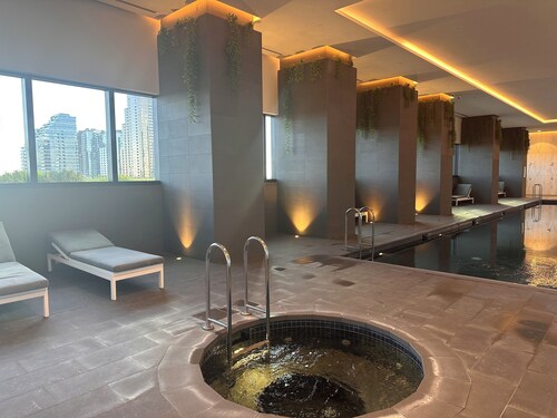 Sky One Serenity, Modern 2B2B Apartment Box Hill