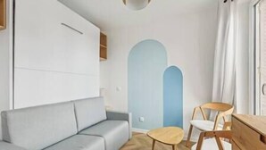 Unclassified image, 3 of 14, button - Cosy studio just outside Paris (Montrouge)