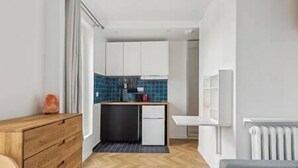Unclassified image, 2 of 14, button - Cosy studio just outside Paris (Montrouge)