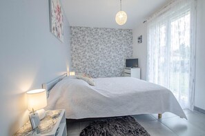 3 slaapkamers, reisbedje