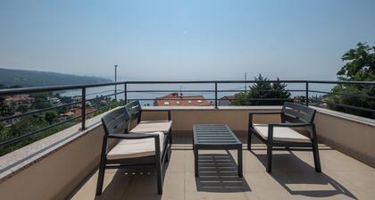 Awesome apartment in Opatija with WiFi