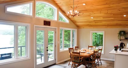 Perfect for Family: Sandy Beach Pet Friendly Firepit Fireplace Sunset Views
