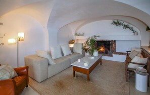 Interior - Gorgeous home in Clansayes Clansayes (clansayes Clansayes)