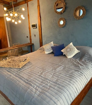 Appartement Supérieur, vue montagne | 2 chambres, coffres-forts dans les chambres, rideaux occultants
